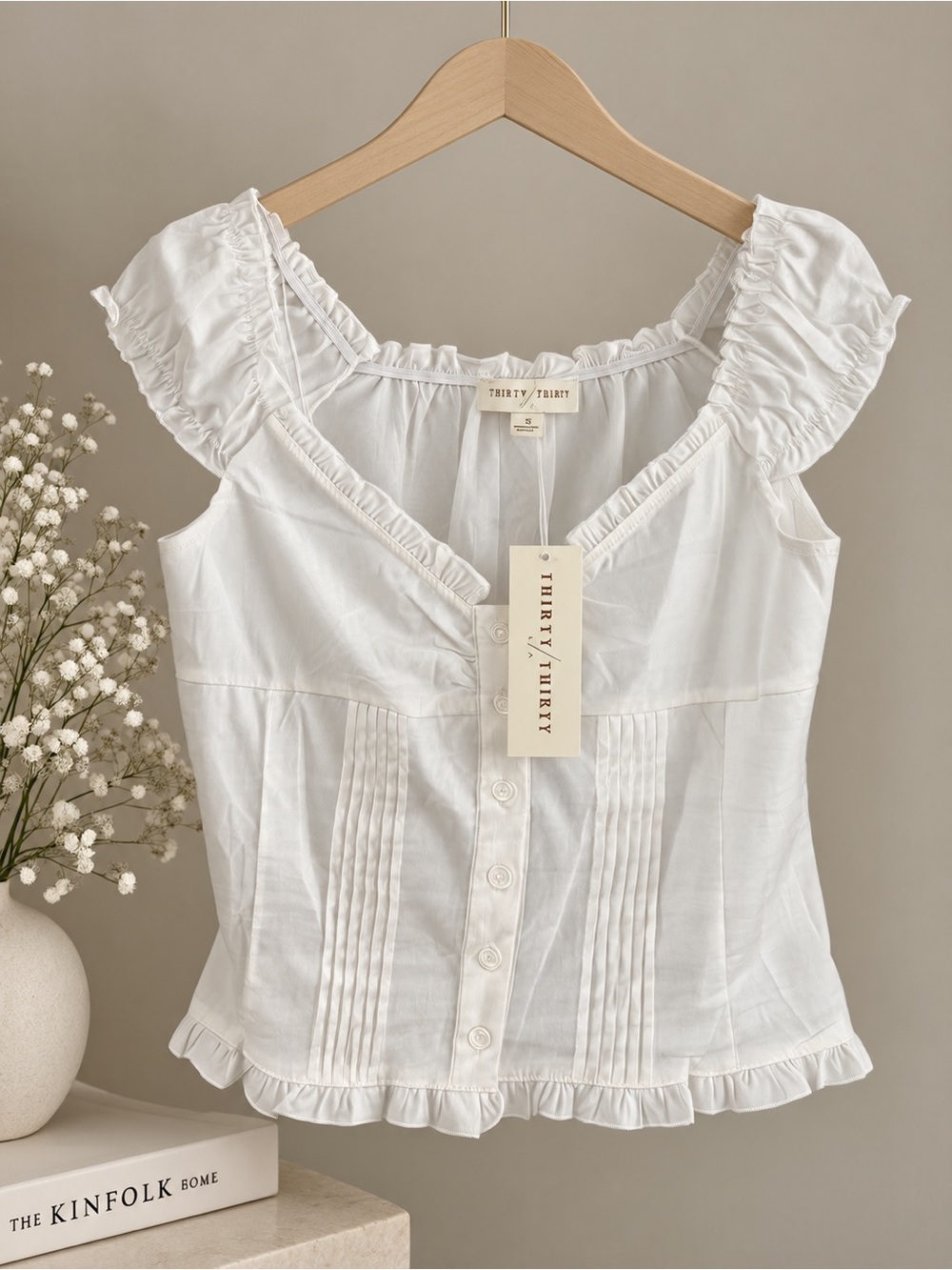 Thirty/Thirty White Ruffled Cotton Button-Front Women Top✨